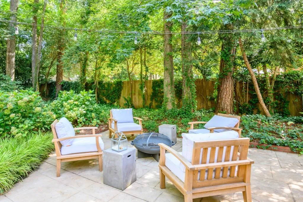 394 Pine Forest Road, Atlanta, Georgia 30342, 3 Bedrooms Bedrooms, ,2 BathroomsBathrooms,Residential,Sold,394 Pine Forest Road,6587445