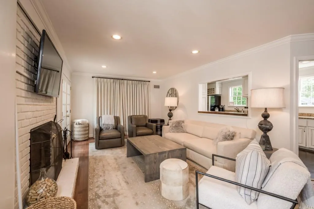 394 Pine Forest Road, Atlanta, Georgia 30342, 3 Bedrooms Bedrooms, ,2 BathroomsBathrooms,Residential,Sold,394 Pine Forest Road,6587445