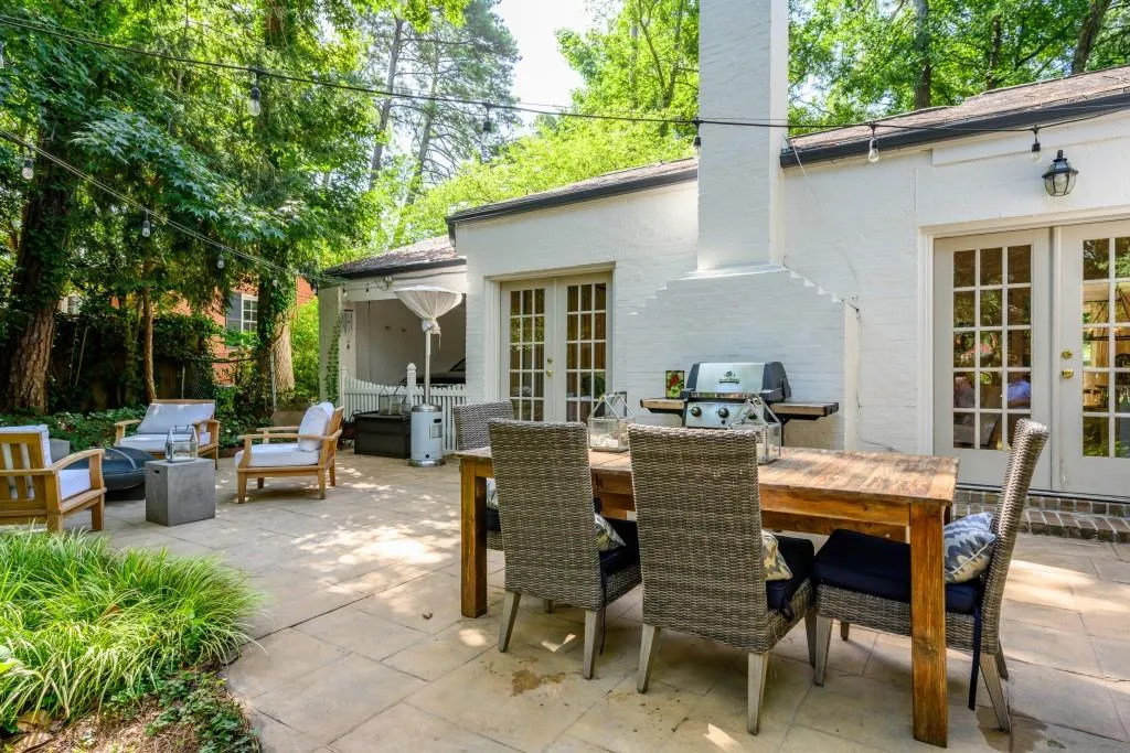 394 Pine Forest Road, Atlanta, Georgia 30342, 3 Bedrooms Bedrooms, ,2 BathroomsBathrooms,Residential,Sold,394 Pine Forest Road,6587445