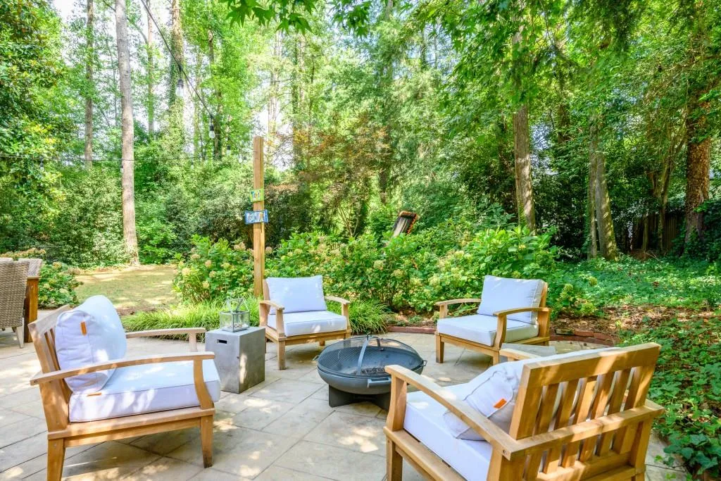 394 Pine Forest Road, Atlanta, Georgia 30342, 3 Bedrooms Bedrooms, ,2 BathroomsBathrooms,Residential,Sold,394 Pine Forest Road,6587445