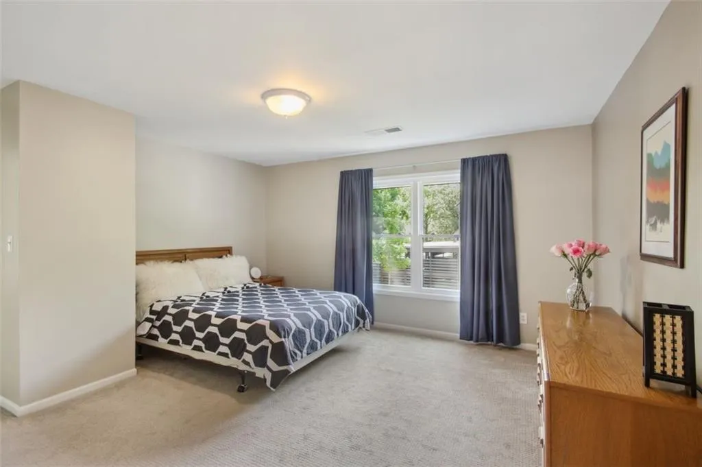41 Forrest Place, Atlanta, Georgia 30328, 3 Bedrooms Bedrooms, ,2 BathroomsBathrooms,Residential,Sold,41 Forrest Place,7054062