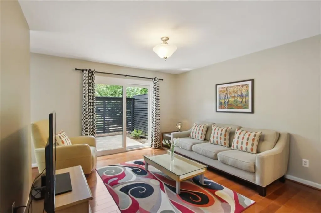 41 Forrest Place, Atlanta, Georgia 30328, 3 Bedrooms Bedrooms, ,2 BathroomsBathrooms,Residential,Sold,41 Forrest Place,7054062