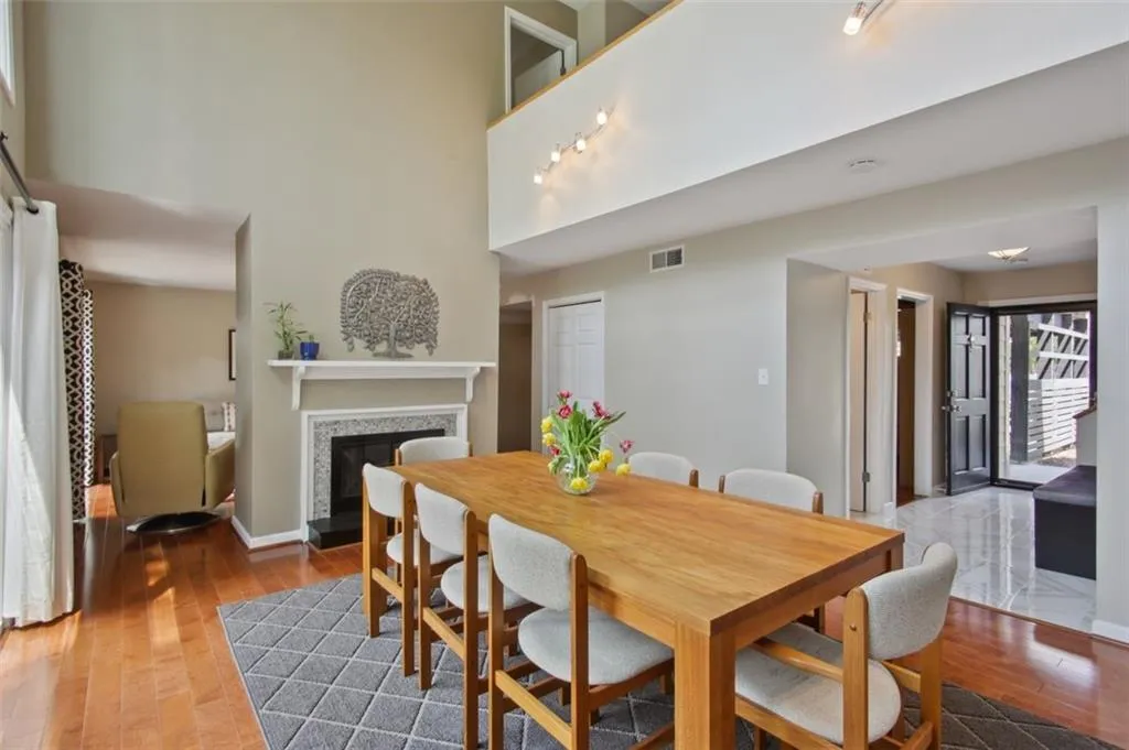 41 Forrest Place, Atlanta, Georgia 30328, 3 Bedrooms Bedrooms, ,2 BathroomsBathrooms,Residential,Sold,41 Forrest Place,7054062