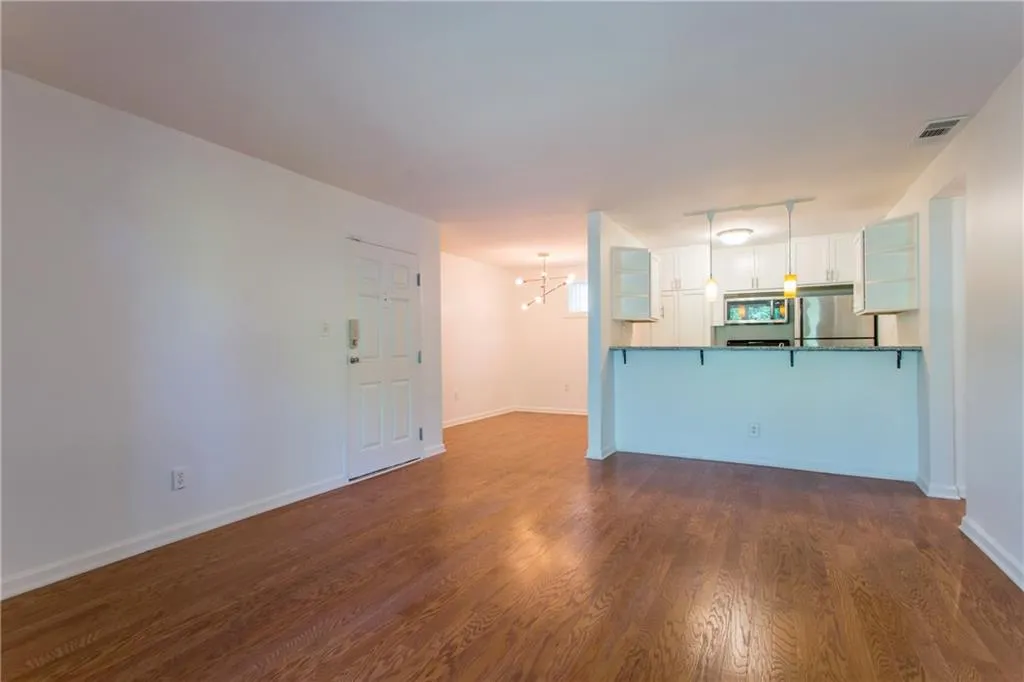 1445 Monroe Drive Ne Unit E19, Atlanta, Georgia 30324, 1 Bedroom Bedrooms, ,1 BathroomBathrooms,Residential,Sold,1445 Monroe Drive Ne Unit E19,5989104