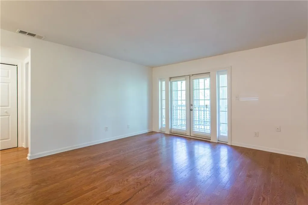 1445 Monroe Drive Ne Unit E19, Atlanta, Georgia 30324, 1 Bedroom Bedrooms, ,1 BathroomBathrooms,Residential,Sold,1445 Monroe Drive Ne Unit E19,5989104