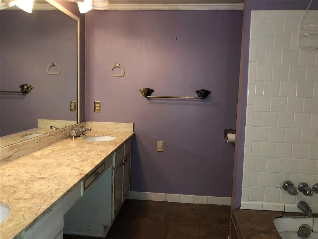 6851 Roswell Road Unit D24, Sandy Springs, Georgia 30328, 2 Bedrooms Bedrooms, ,2 BathroomsBathrooms,Residential,Sold,6851 Roswell Road Unit D24,6752225