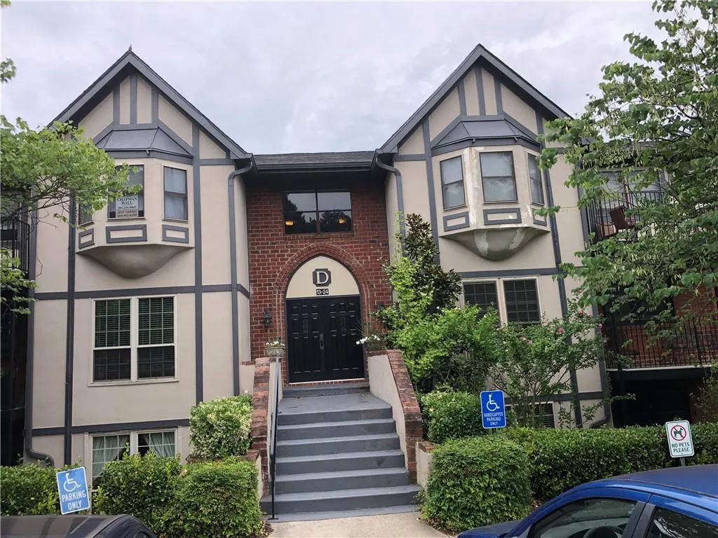 6851 Roswell Road Unit D24, Sandy Springs, Georgia 30328, 2 Bedrooms Bedrooms, ,2 BathroomsBathrooms,Residential,Sold,6851 Roswell Road Unit D24,6752225