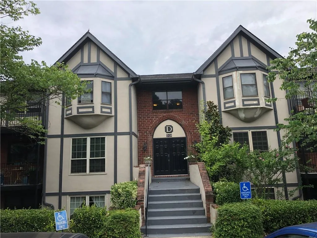 6851 Roswell Road Unit D24, Sandy Springs, Georgia 30328, 2 Bedrooms Bedrooms, ,2 BathroomsBathrooms,Residential,Sold,6851 Roswell Road Unit D24,6752225