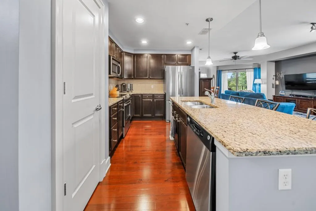 200 River Vista Drive Unit 337, Atlanta, Georgia 30339, 2 Bedrooms Bedrooms, ,2 BathroomsBathrooms,Residential,Sold,200 River Vista Drive Unit 337,7099855