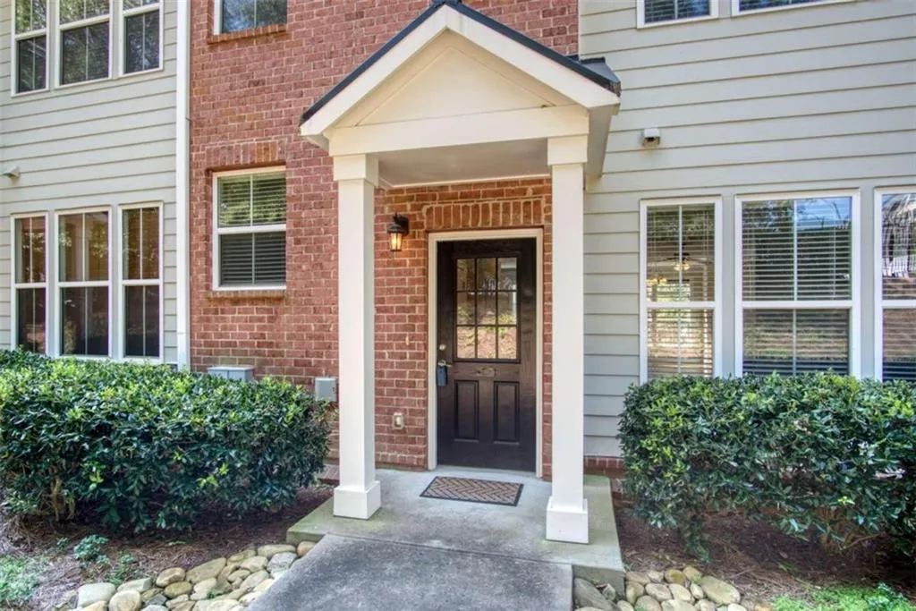 5480 Glenridge View, Sandy Springs, Georgia 30342, 2 Bedrooms Bedrooms, ,2 BathroomsBathrooms,Residential,Sold,5480 Glenridge View,6793485