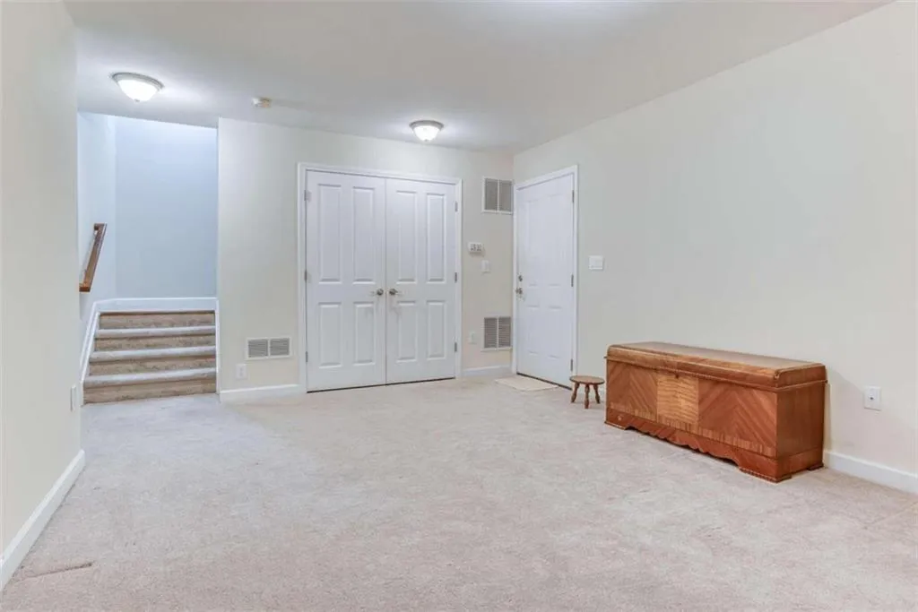 5480 Glenridge View, Sandy Springs, Georgia 30342, 2 Bedrooms Bedrooms, ,2 BathroomsBathrooms,Residential,Sold,5480 Glenridge View,6793485