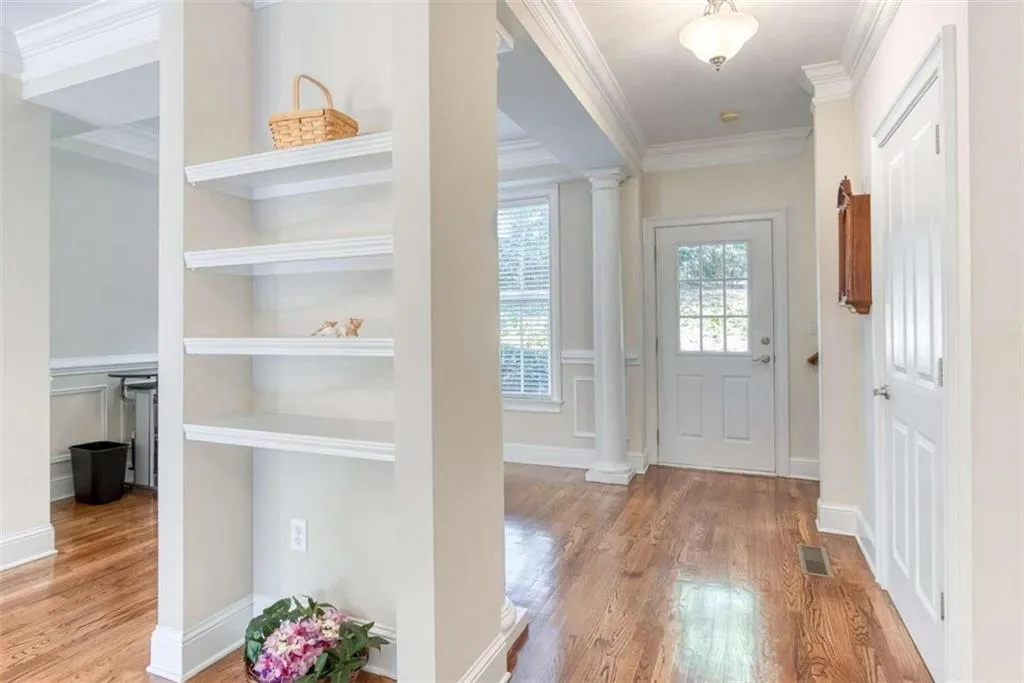 5480 Glenridge View, Sandy Springs, Georgia 30342, 2 Bedrooms Bedrooms, ,2 BathroomsBathrooms,Residential,Sold,5480 Glenridge View,6793485