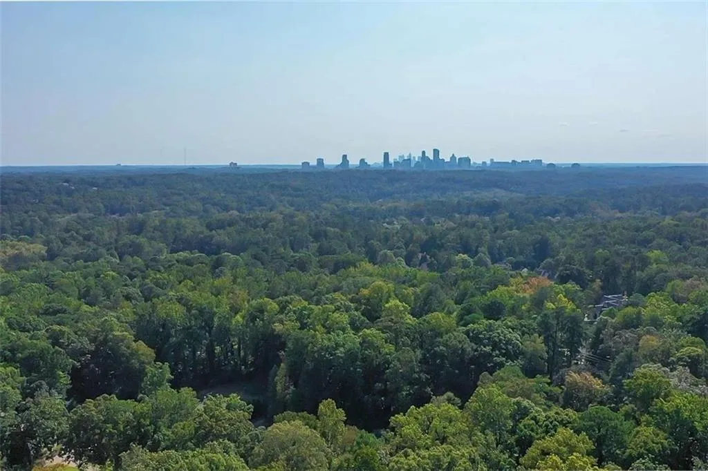 5480 Glenridge View, Sandy Springs, Georgia 30342, 2 Bedrooms Bedrooms, ,2 BathroomsBathrooms,Residential,Sold,5480 Glenridge View,6793485