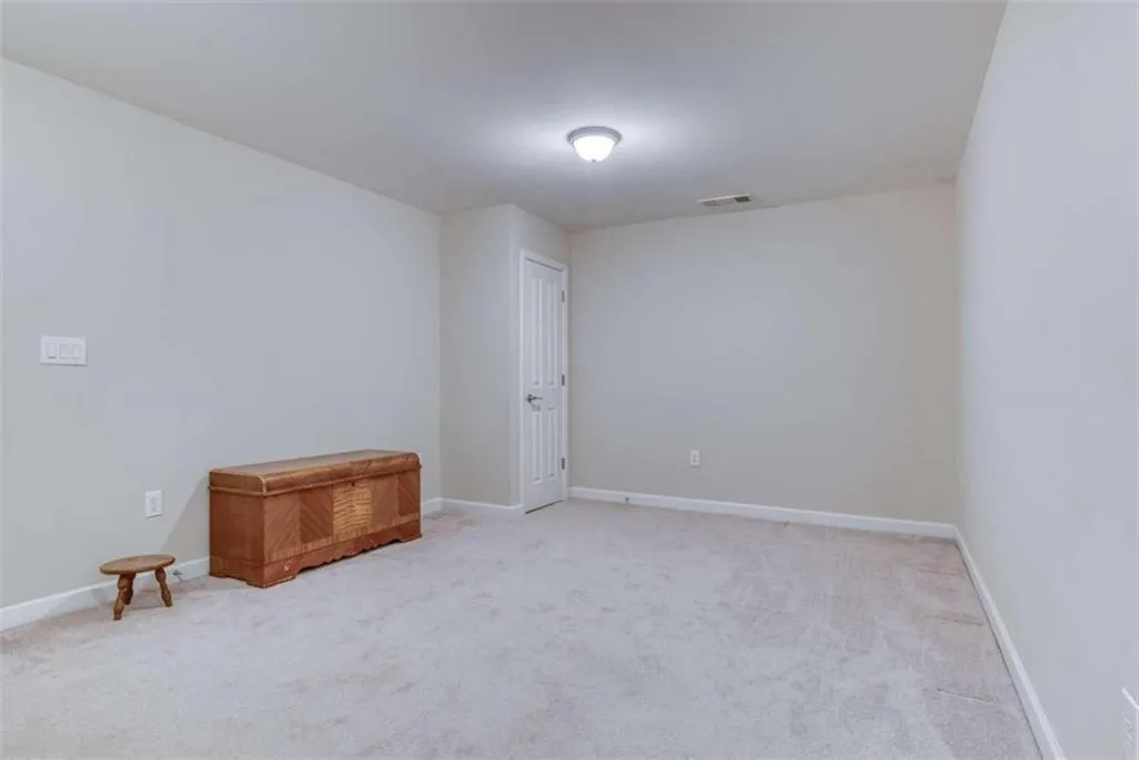 5480 Glenridge View, Sandy Springs, Georgia 30342, 2 Bedrooms Bedrooms, ,2 BathroomsBathrooms,Residential,Sold,5480 Glenridge View,6793485