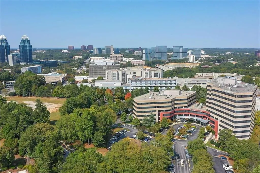 5480 Glenridge View, Sandy Springs, Georgia 30342, 2 Bedrooms Bedrooms, ,2 BathroomsBathrooms,Residential,Sold,5480 Glenridge View,6793485