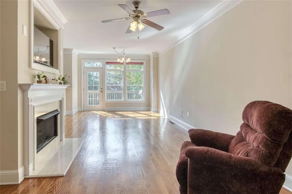 5480 Glenridge View, Sandy Springs, Georgia 30342, 2 Bedrooms Bedrooms, ,2 BathroomsBathrooms,Residential,Sold,5480 Glenridge View,6793485