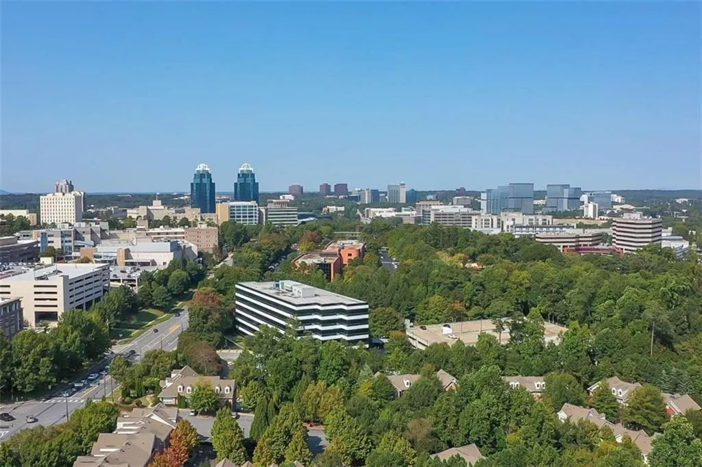 5480 Glenridge View, Sandy Springs, Georgia 30342, 2 Bedrooms Bedrooms, ,2 BathroomsBathrooms,Residential,Sold,5480 Glenridge View,6793485