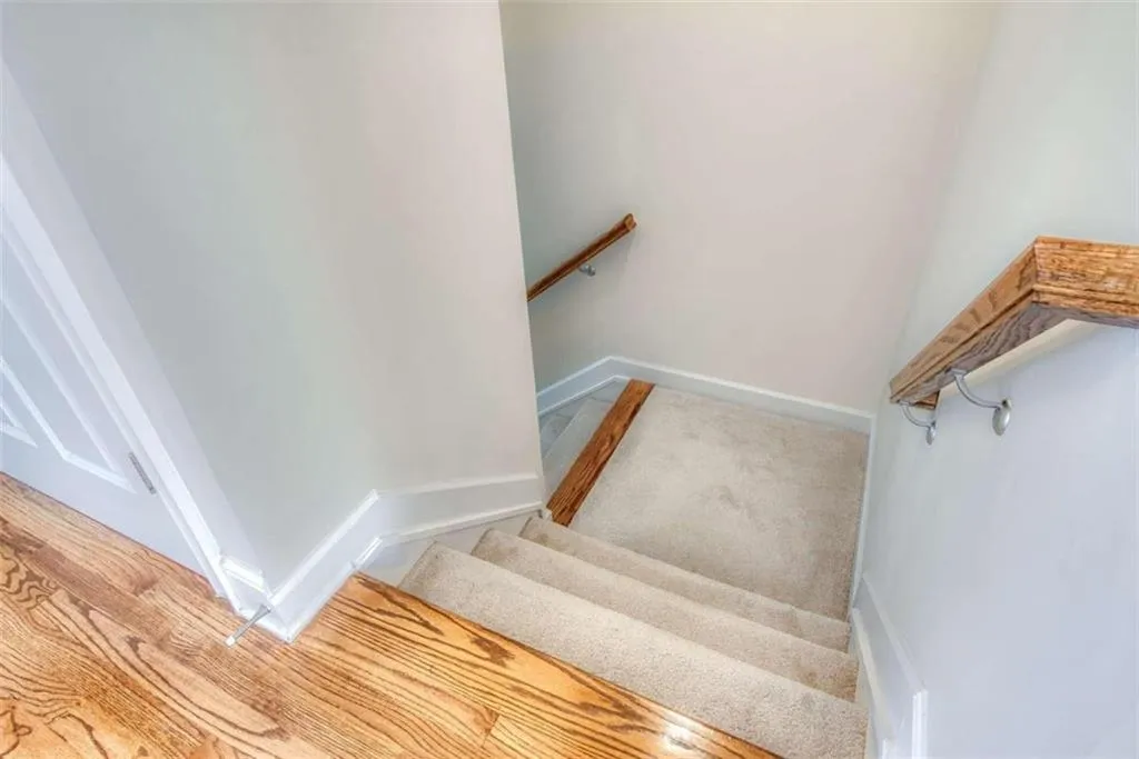 5480 Glenridge View, Sandy Springs, Georgia 30342, 2 Bedrooms Bedrooms, ,2 BathroomsBathrooms,Residential,Sold,5480 Glenridge View,6793485