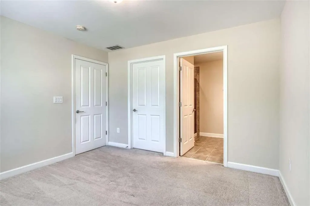 5480 Glenridge View, Sandy Springs, Georgia 30342, 2 Bedrooms Bedrooms, ,2 BathroomsBathrooms,Residential,Sold,5480 Glenridge View,6793485