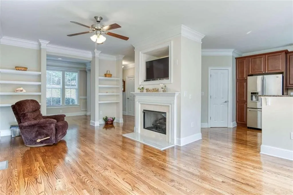 5480 Glenridge View, Sandy Springs, Georgia 30342, 2 Bedrooms Bedrooms, ,2 BathroomsBathrooms,Residential,Sold,5480 Glenridge View,6793485