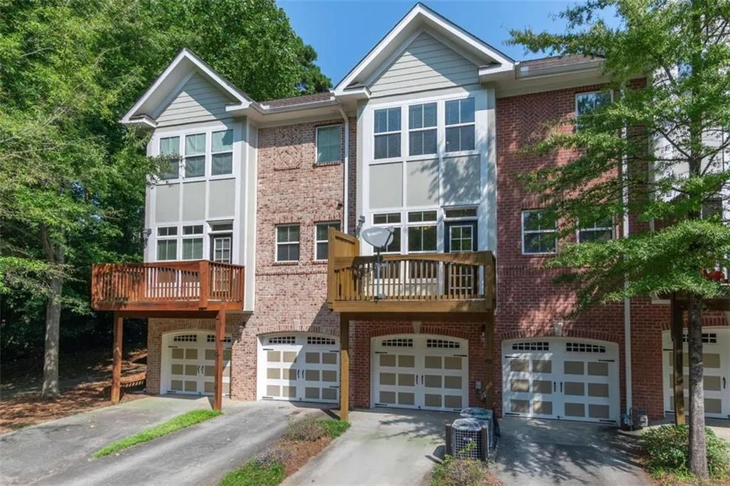 5480 Glenridge View, Sandy Springs, Georgia 30342, 2 Bedrooms Bedrooms, ,2 BathroomsBathrooms,Residential,Sold,5480 Glenridge View,6793485
