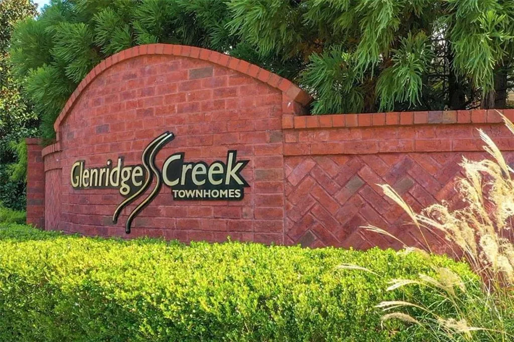 5480 Glenridge View, Sandy Springs, Georgia 30342, 2 Bedrooms Bedrooms, ,2 BathroomsBathrooms,Residential,Sold,5480 Glenridge View,6793485