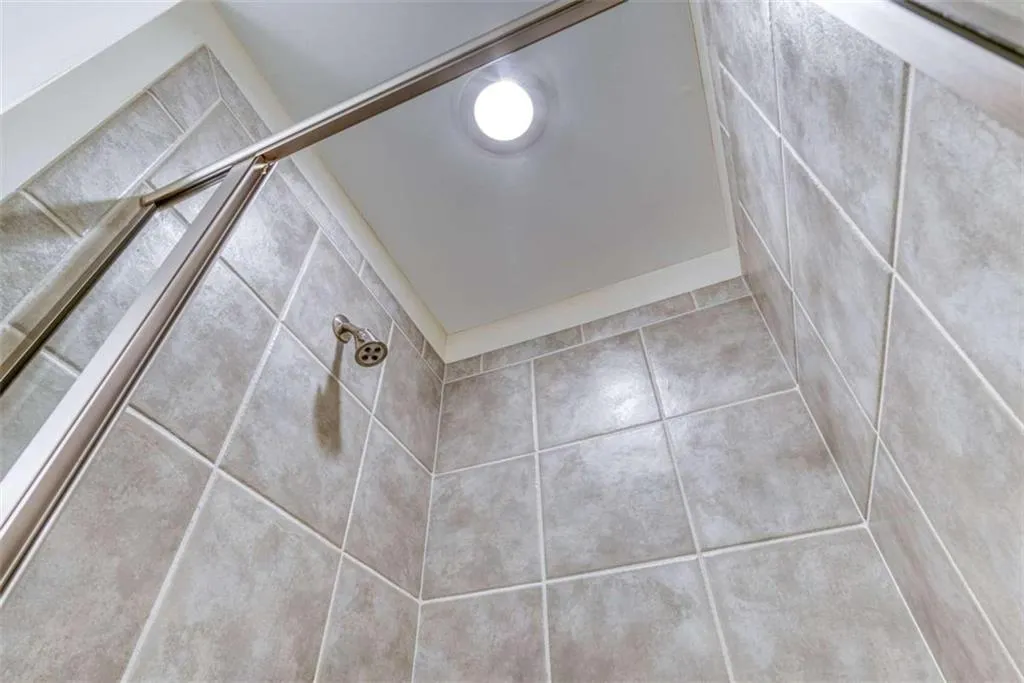 5480 Glenridge View, Sandy Springs, Georgia 30342, 2 Bedrooms Bedrooms, ,2 BathroomsBathrooms,Residential,Sold,5480 Glenridge View,6793485