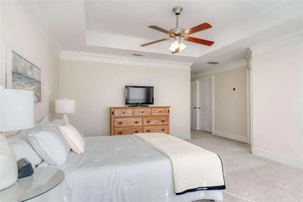 5480 Glenridge View, Sandy Springs, Georgia 30342, 2 Bedrooms Bedrooms, ,2 BathroomsBathrooms,Residential,Sold,5480 Glenridge View,6793485