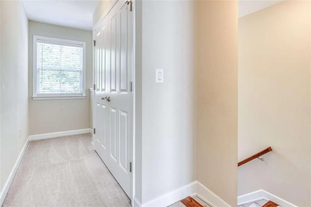 5480 Glenridge View, Sandy Springs, Georgia 30342, 2 Bedrooms Bedrooms, ,2 BathroomsBathrooms,Residential,Sold,5480 Glenridge View,6793485