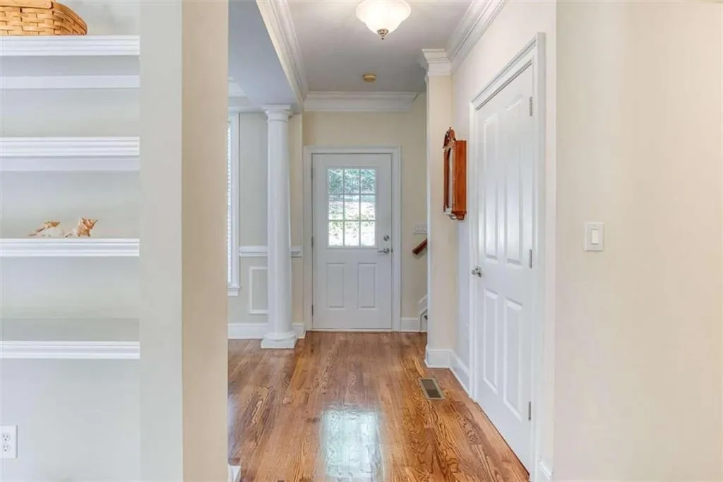 5480 Glenridge View, Sandy Springs, Georgia 30342, 2 Bedrooms Bedrooms, ,2 BathroomsBathrooms,Residential,Sold,5480 Glenridge View,6793485