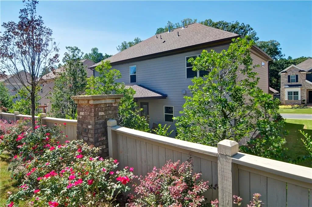 125 Austin Drive, Sandy Springs, Georgia 30328, 4 Bedrooms Bedrooms, ,3 BathroomsBathrooms,Residential,Sold,125 Austin Drive,5905392