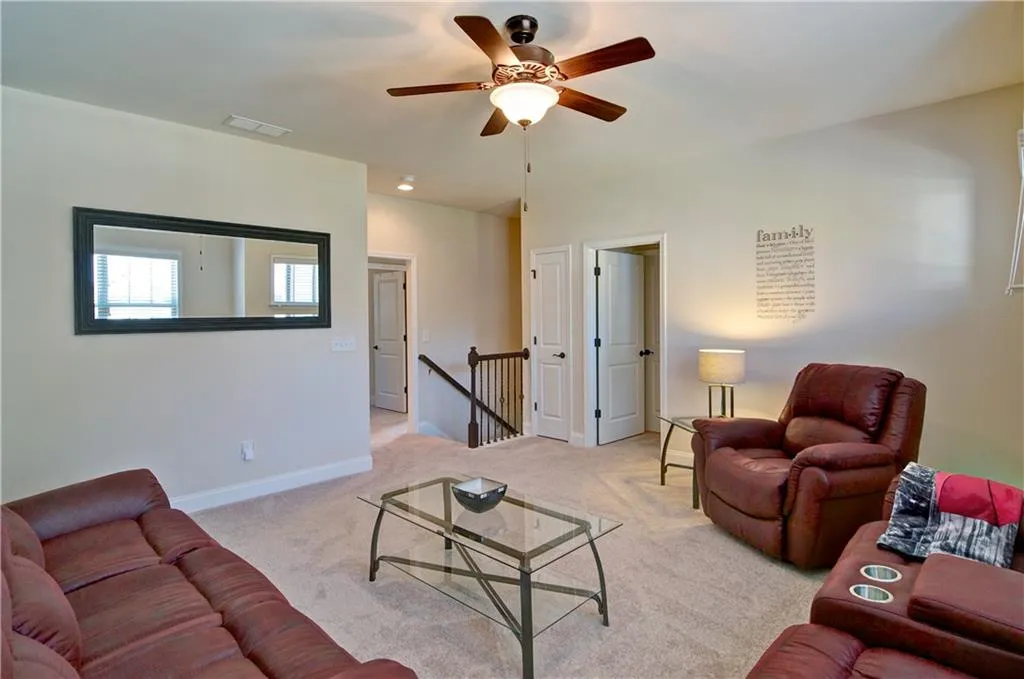 125 Austin Drive, Sandy Springs, Georgia 30328, 4 Bedrooms Bedrooms, ,3 BathroomsBathrooms,Residential,Sold,125 Austin Drive,5905392