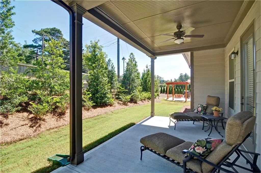 125 Austin Drive, Sandy Springs, Georgia 30328, 4 Bedrooms Bedrooms, ,3 BathroomsBathrooms,Residential,Sold,125 Austin Drive,5905392