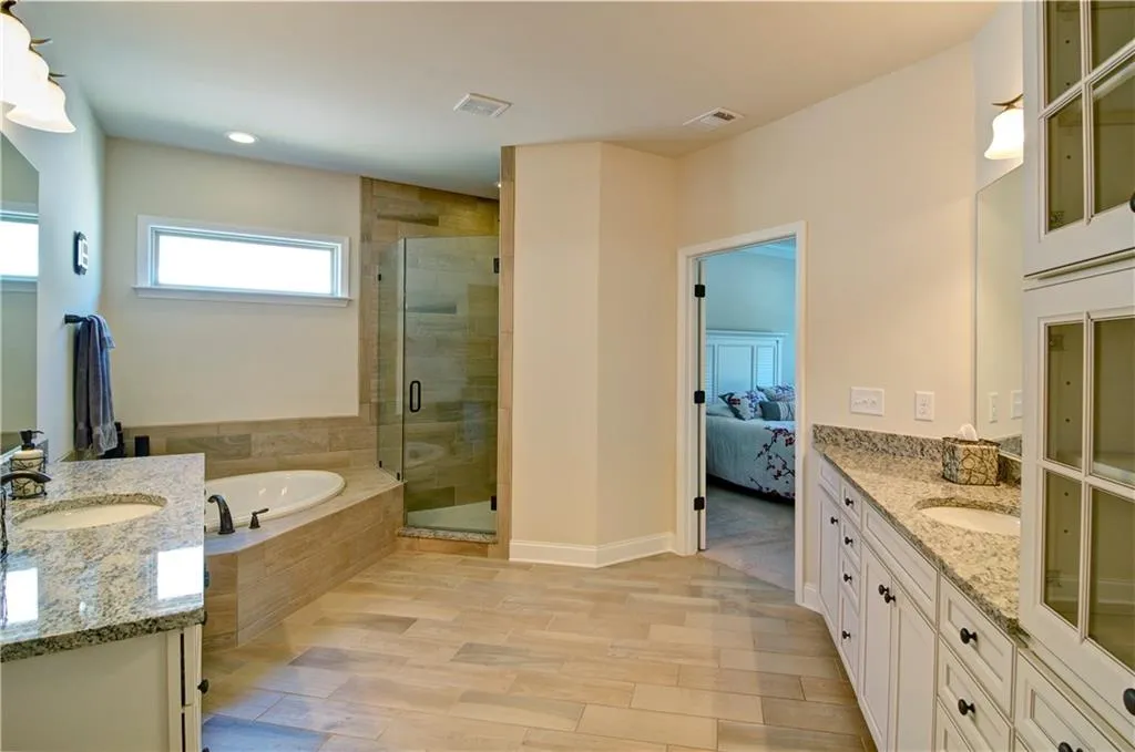 125 Austin Drive, Sandy Springs, Georgia 30328, 4 Bedrooms Bedrooms, ,3 BathroomsBathrooms,Residential,Sold,125 Austin Drive,5905392