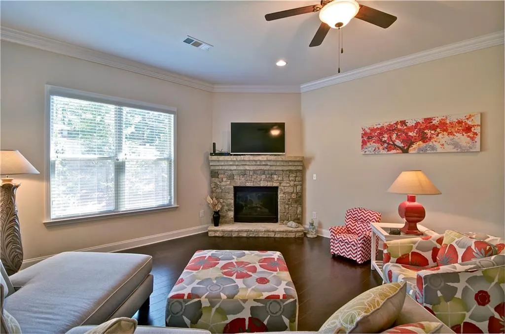 125 Austin Drive, Sandy Springs, Georgia 30328, 4 Bedrooms Bedrooms, ,3 BathroomsBathrooms,Residential,Sold,125 Austin Drive,5905392