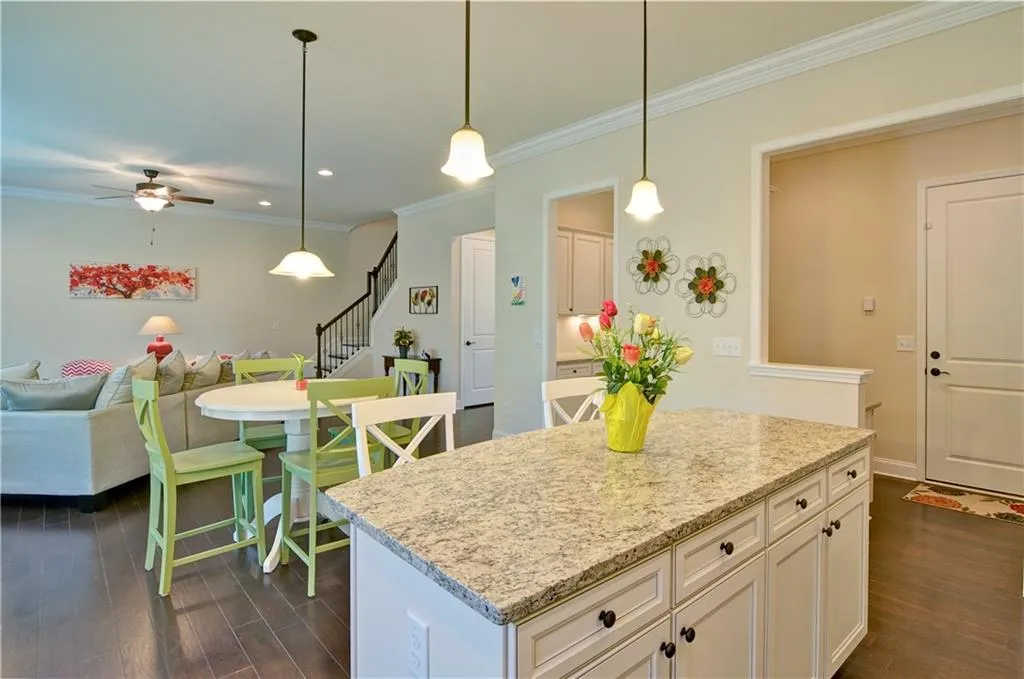 125 Austin Drive, Sandy Springs, Georgia 30328, 4 Bedrooms Bedrooms, ,3 BathroomsBathrooms,Residential,Sold,125 Austin Drive,5905392
