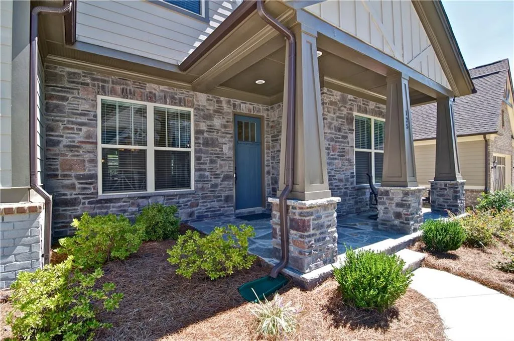 125 Austin Drive, Sandy Springs, Georgia 30328, 4 Bedrooms Bedrooms, ,3 BathroomsBathrooms,Residential,Sold,125 Austin Drive,5905392