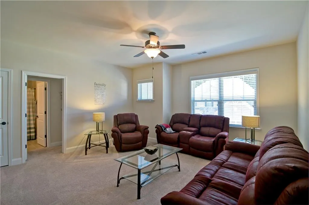 125 Austin Drive, Sandy Springs, Georgia 30328, 4 Bedrooms Bedrooms, ,3 BathroomsBathrooms,Residential,Sold,125 Austin Drive,5905392