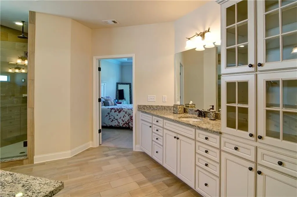 125 Austin Drive, Sandy Springs, Georgia 30328, 4 Bedrooms Bedrooms, ,3 BathroomsBathrooms,Residential,Sold,125 Austin Drive,5905392