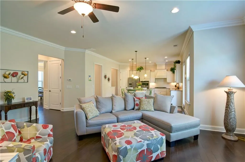 125 Austin Drive, Sandy Springs, Georgia 30328, 4 Bedrooms Bedrooms, ,3 BathroomsBathrooms,Residential,Sold,125 Austin Drive,5905392