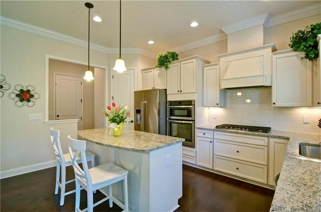 125 Austin Drive, Sandy Springs, Georgia 30328, 4 Bedrooms Bedrooms, ,3 BathroomsBathrooms,Residential,Sold,125 Austin Drive,5905392