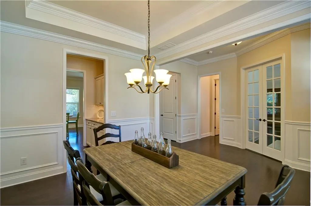 125 Austin Drive, Sandy Springs, Georgia 30328, 4 Bedrooms Bedrooms, ,3 BathroomsBathrooms,Residential,Sold,125 Austin Drive,5905392