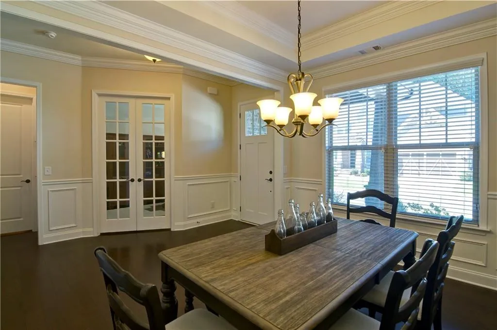 125 Austin Drive, Sandy Springs, Georgia 30328, 4 Bedrooms Bedrooms, ,3 BathroomsBathrooms,Residential,Sold,125 Austin Drive,5905392