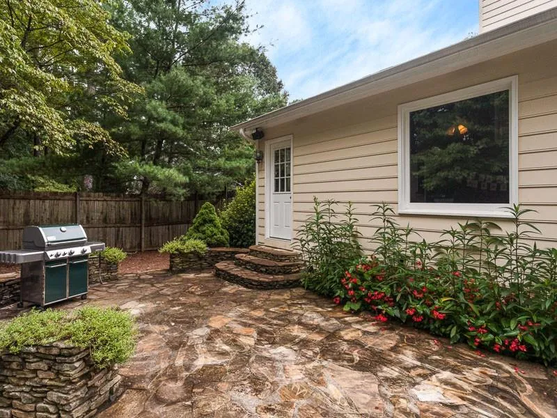 7145 Northgreen Drive, Sandy Springs, Georgia 30328, 4 Bedrooms Bedrooms, ,3 BathroomsBathrooms,Residential,Sold,7145 Northgreen Drive,5808289