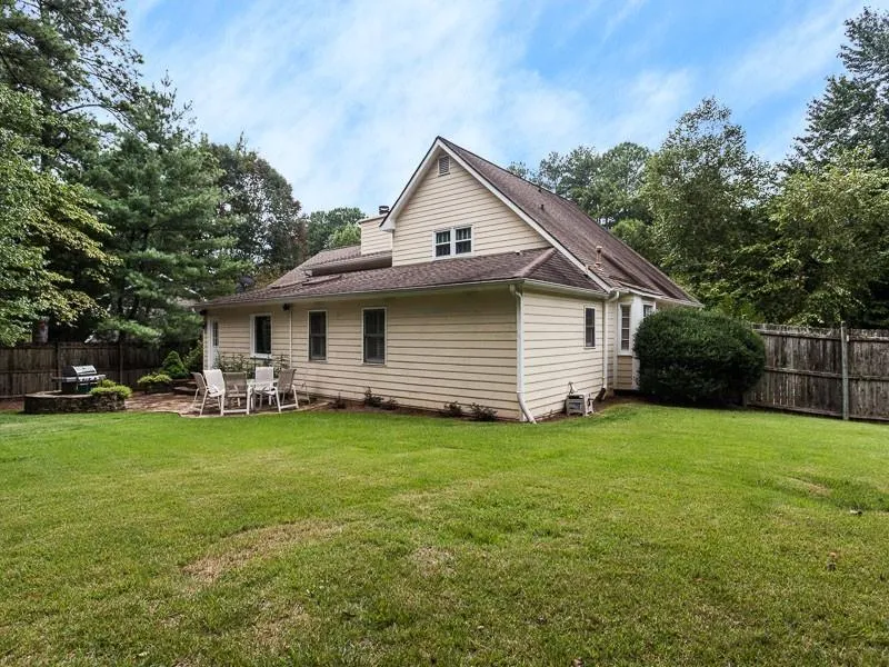 7145 Northgreen Drive, Sandy Springs, Georgia 30328, 4 Bedrooms Bedrooms, ,3 BathroomsBathrooms,Residential,Sold,7145 Northgreen Drive,5808289