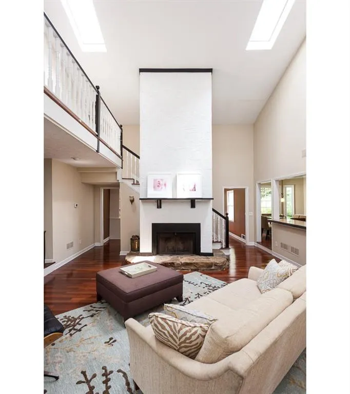 7145 Northgreen Drive, Sandy Springs, Georgia 30328, 4 Bedrooms Bedrooms, ,3 BathroomsBathrooms,Residential,Sold,7145 Northgreen Drive,5808289