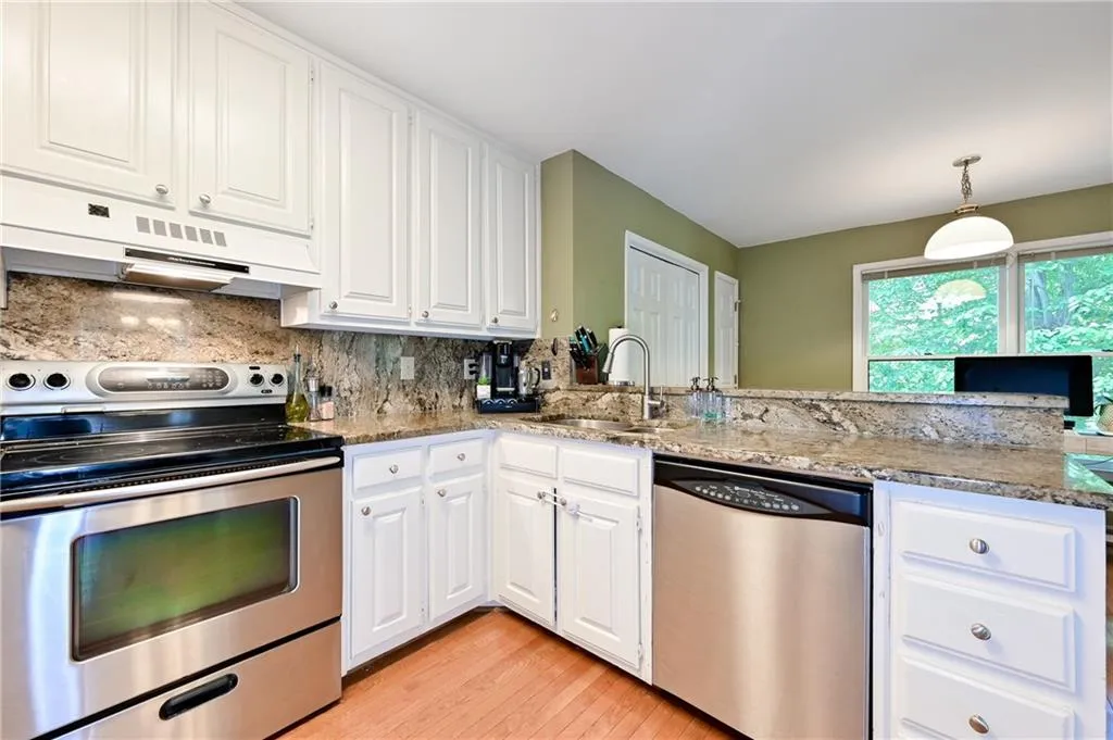 8903 Carroll Manor Drive, Sandy Springs, Georgia 30350, 3 Bedrooms Bedrooms, ,3 BathroomsBathrooms,Residential,Sold,8903 Carroll Manor Drive,6726701 8903 Carroll Manor Drive, Sandy Springs, Georgia 30350, 3 Bedrooms Bedrooms, ,3 BathroomsBathrooms,Residential,Sold,8903 Carroll Manor Drive,6726701