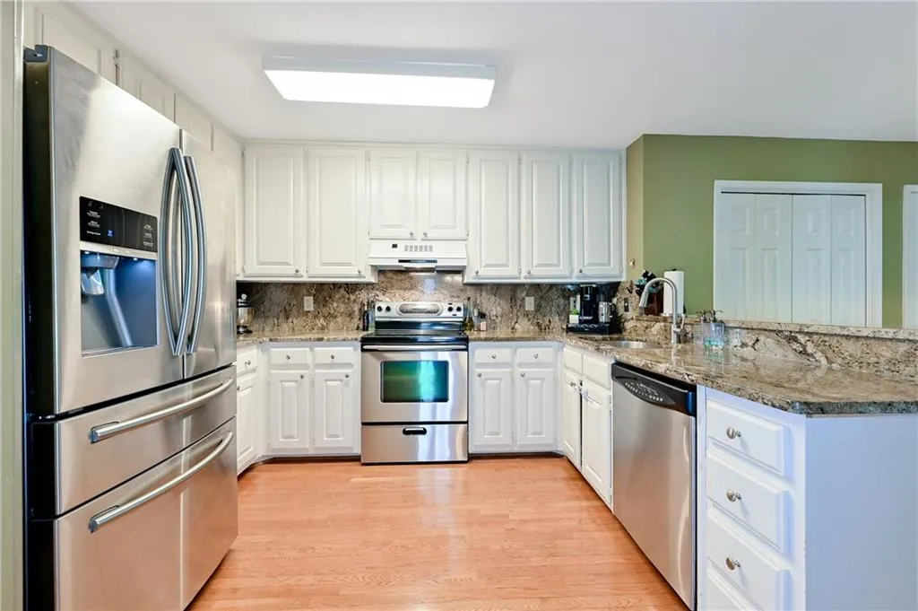 8903 Carroll Manor Drive, Sandy Springs, Georgia 30350, 3 Bedrooms Bedrooms, ,3 BathroomsBathrooms,Residential,Sold,8903 Carroll Manor Drive,6726701 8903 Carroll Manor Drive, Sandy Springs, Georgia 30350, 3 Bedrooms Bedrooms, ,3 BathroomsBathrooms,Residential,Sold,8903 Carroll Manor Drive,6726701