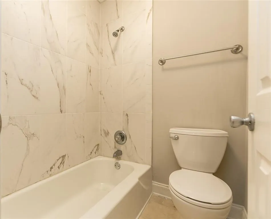6980 Roswell Road Unit D-4, Atlanta, Georgia 30328, 2 Bedrooms Bedrooms, ,1 BathroomBathrooms,Residential,Sold,6980 Roswell Road Unit D-4,6719240