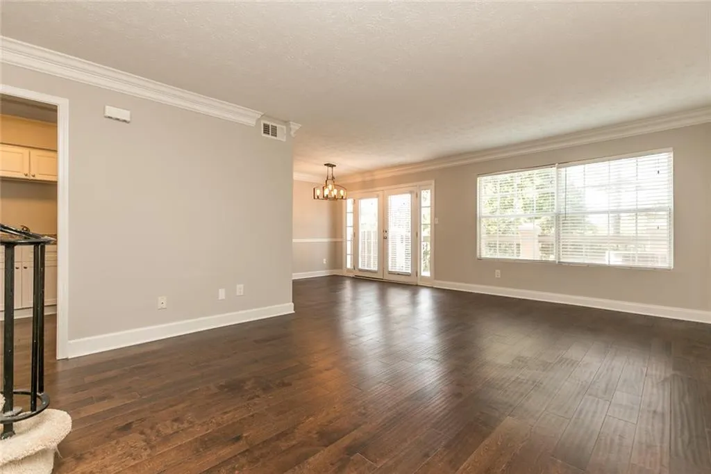 6980 Roswell Road Unit D-4, Atlanta, Georgia 30328, 2 Bedrooms Bedrooms, ,1 BathroomBathrooms,Residential,Sold,6980 Roswell Road Unit D-4,6719240